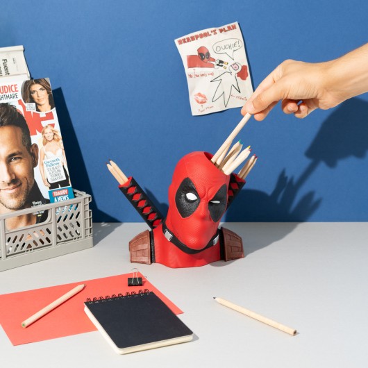 MARVEL DEADPOOL TOLLTARTÓ